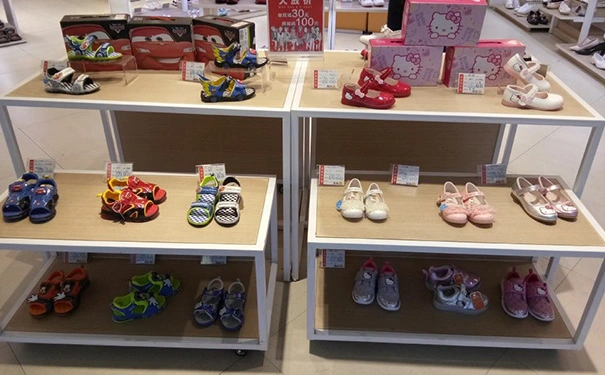 考察童鞋连锁加盟品牌需从三面入手