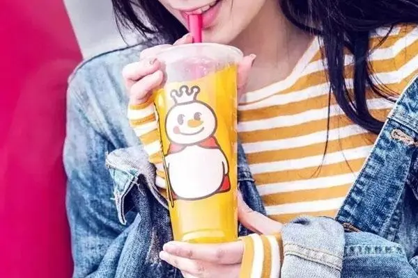 上海2020年冰激淋奶茶店加盟要求怎么样？加盟商要求18岁以上